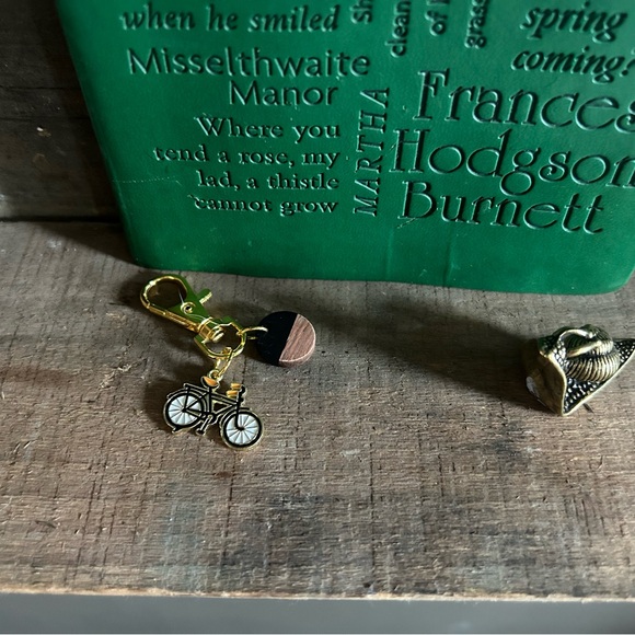 Other - NWT Bicycle keyfob/keychain.